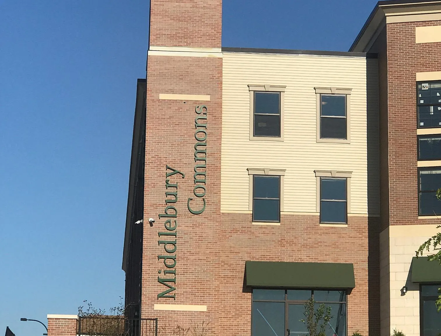 Middlebury Commons Housing, LLC - 216 — Photo 2