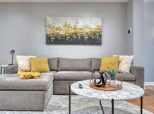 1041 Foxridge Ln, Baltimore, MD 21221