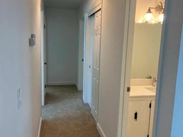 268 Christine Dr — Photo 12