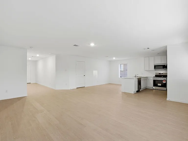 15227 Abella Dr — Photo 9