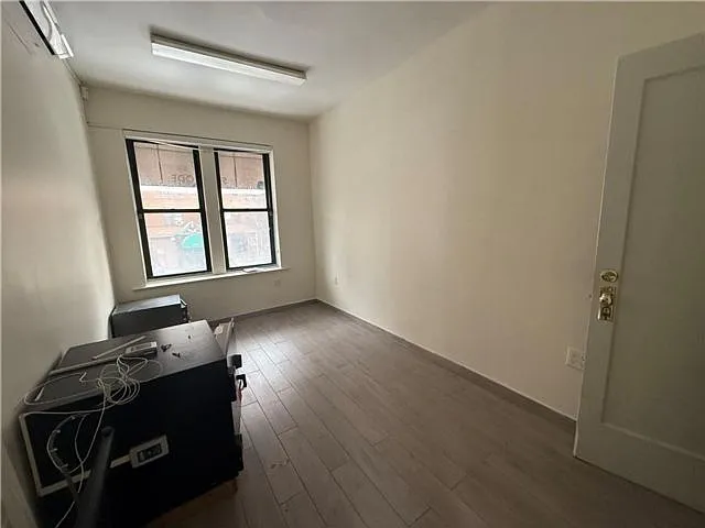 Studio, $3,200 — Photo 3