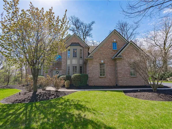 5710 Belmont Cir, Allentown, PA 18106