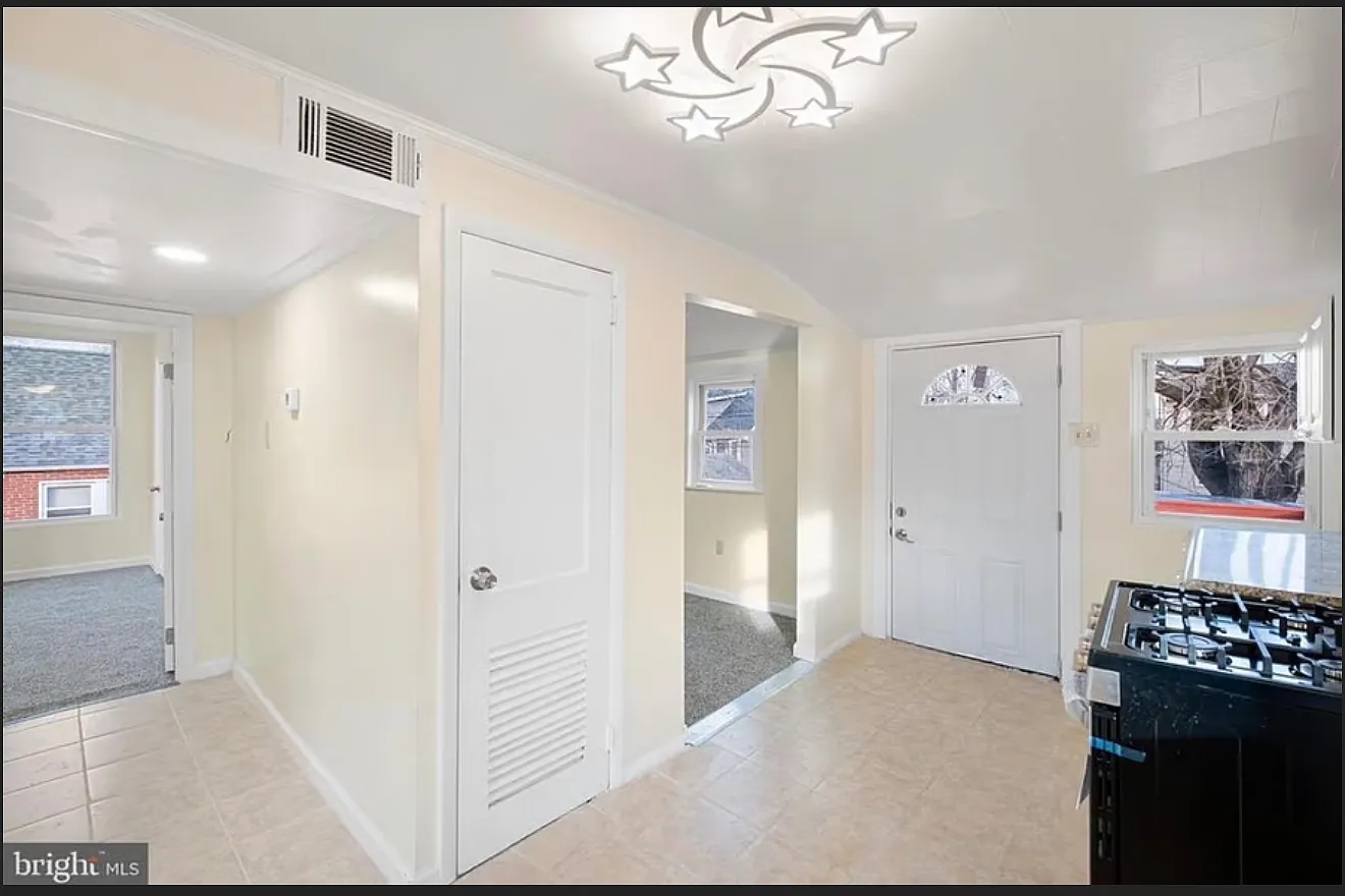 2 bed, 1500 sqft, $875 — Photo 1