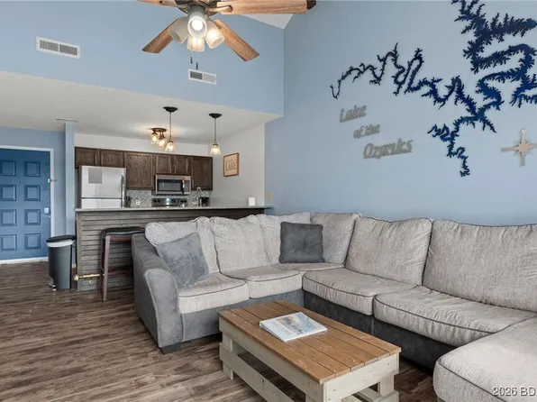 2500 Bay Point Dr #643, Osage Beach, MO 65065