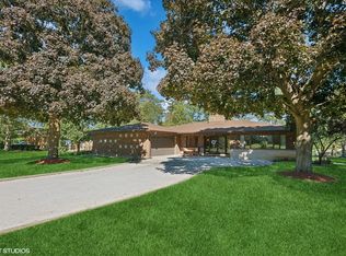 8214 W 89th St, Hickory Hills, IL
