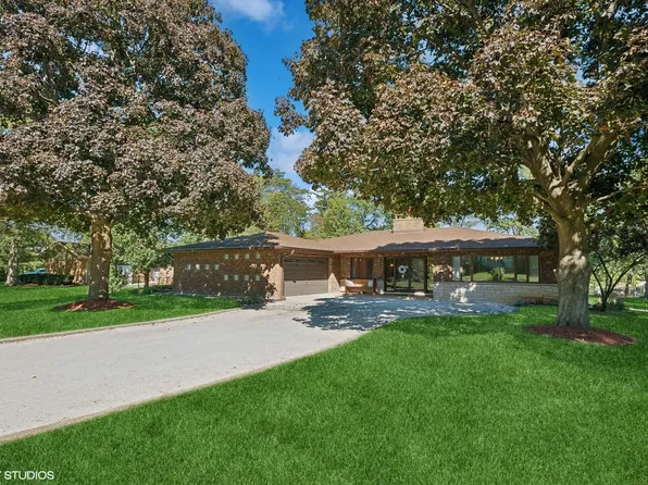 8214 W 89th St, Hickory Hills, IL 60457