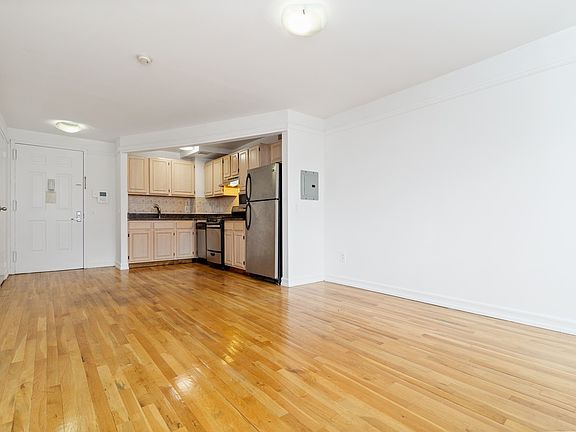 4th image of 394 E 8th St APT 5C