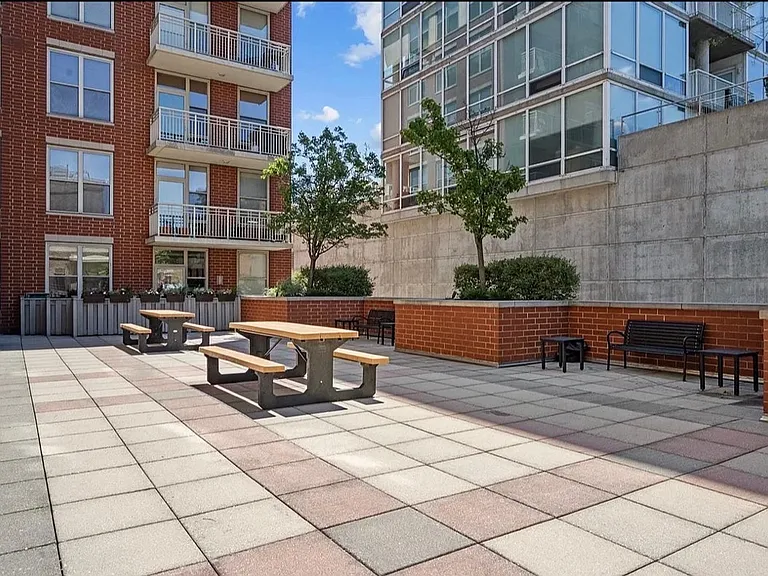 1001 W Madison St #208 — Photo 12