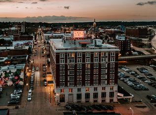 220 W 2nd St #301, Dubuque, IA 52001