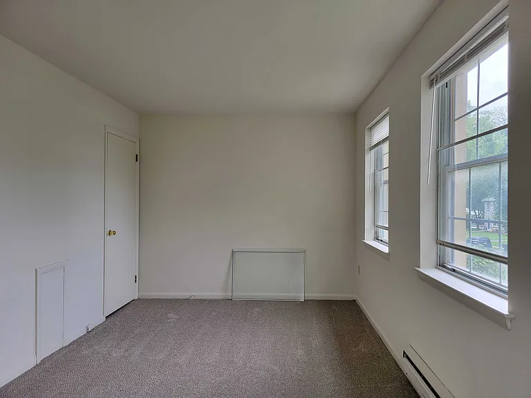 1008 Williamsburg Rd — Photo 12