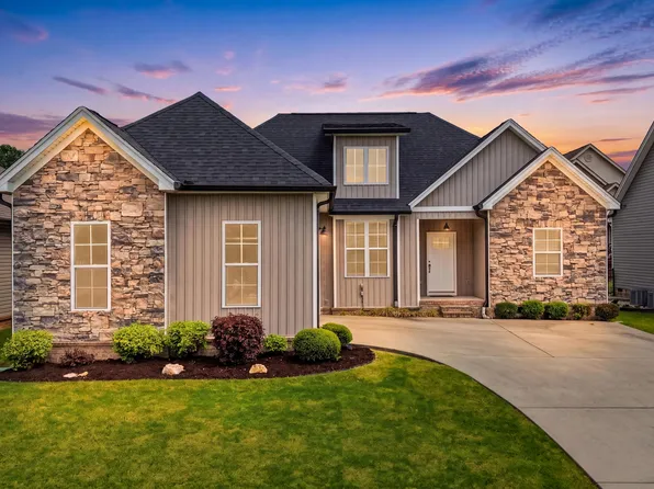 2824 Firethorne Ln, Chattanooga, TN 37421