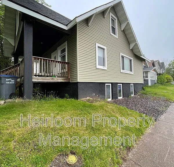 902 N 11th Ave E #1 — Photo 2