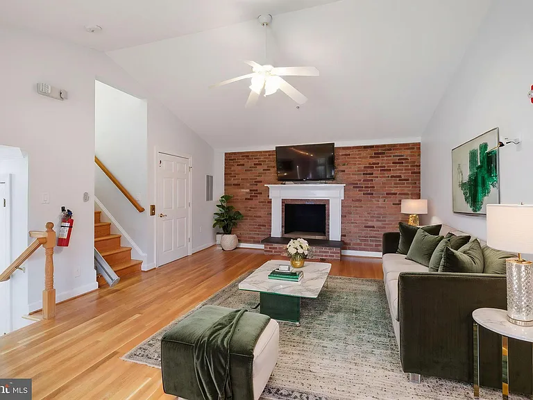 711 Lamberton Dr — Photo 27