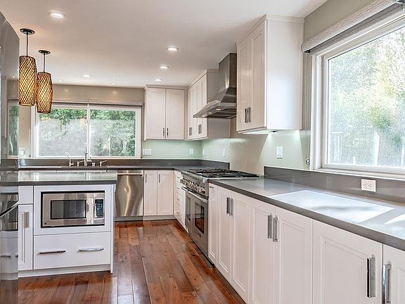 4th image of 12610 Rosy Cir