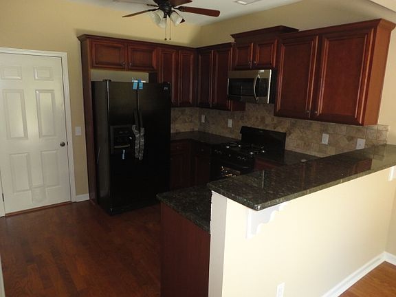 4th image of 265 Ascott Ln