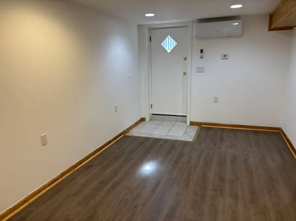 (undisclosed Address), Maspeth, NY 11378