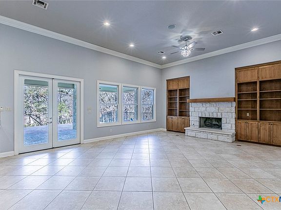 3rd image of 101 Crescent Mesa