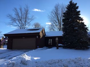 668 Applegate Ln, Grand Blanc, MI 48439