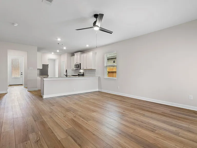 1126 Campside Dr — Photo 4