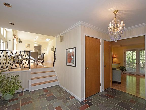 2nd image of 1448 Oak Knoll Dr