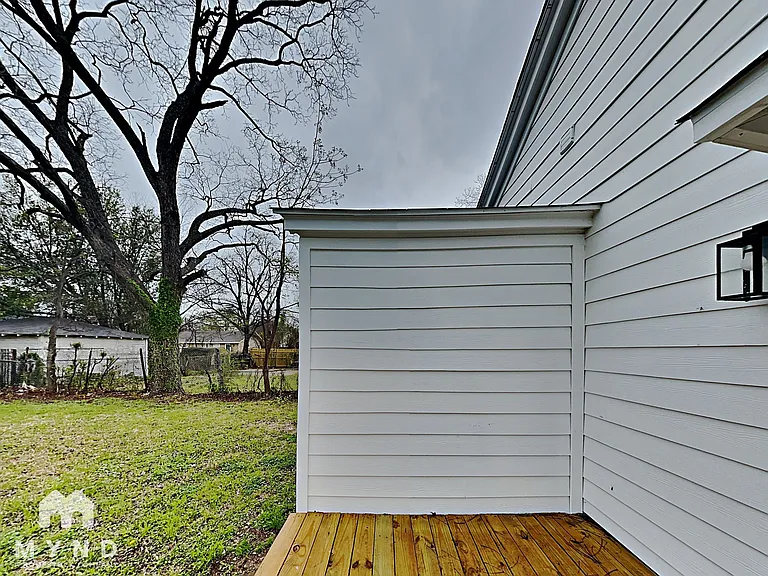 2718 Lawrence St — Photo 18