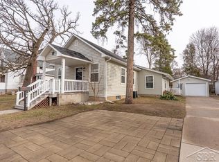 208 W Hines St, Midland, MI 48640
