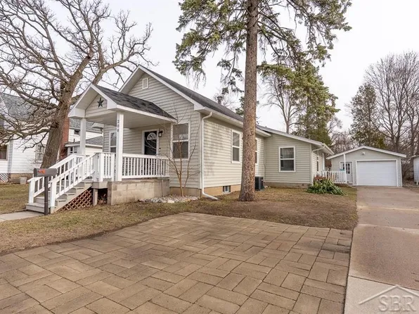 208 W Hines St, Midland, MI 48640