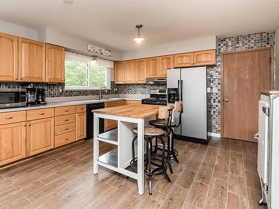 3rd image of 6141 Limbwood Ct