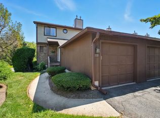 33 Dogwood Ln, Agawam, MA 01001