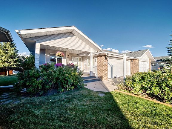 2nd image of 111 Lakeside Pl