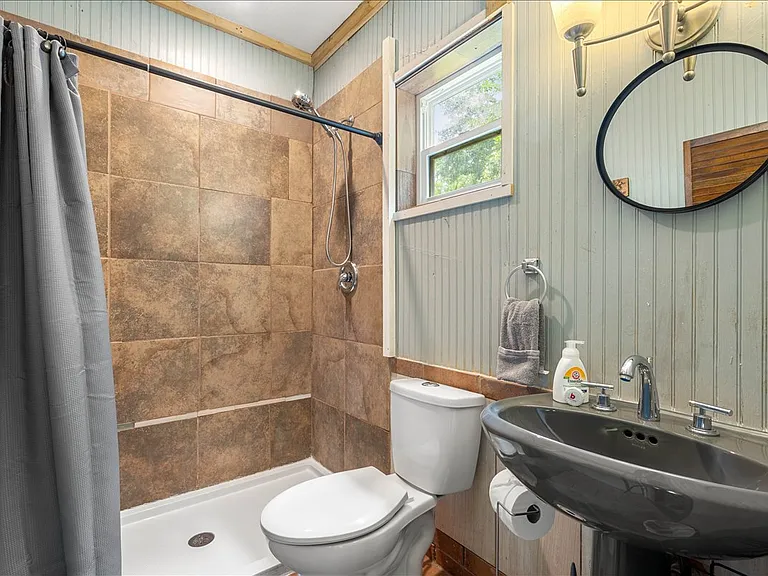 3565 Walter Dr — Photo 15