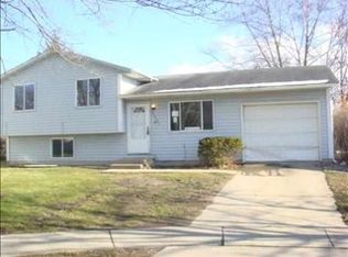 56832 Spruce Ln, Elkhart, IN 46516