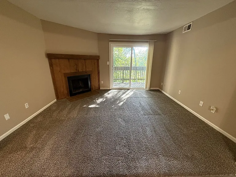 Foxfire West Apartments — Photo 32