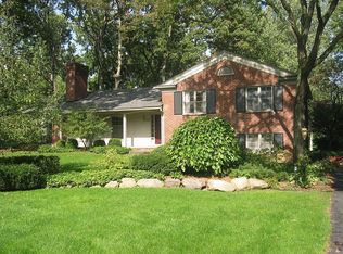 3788 Darlington Rd S, Bloomfield Hills, MI 48301