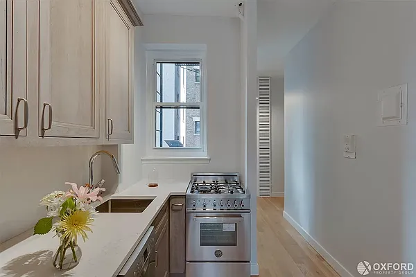 Rented by Oxford Property Group | media 22