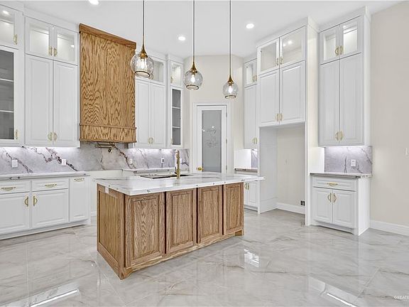 3rd image of 5809 N Pedaso Del Sol St