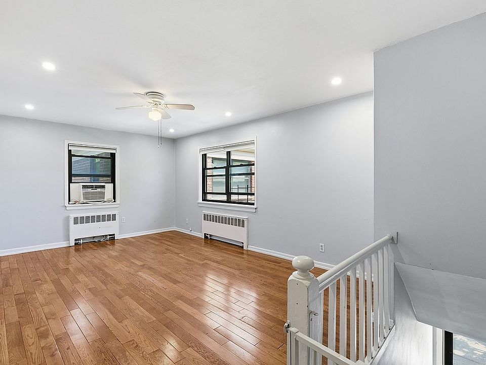 1st image of 220-17 75th Ave #85A2