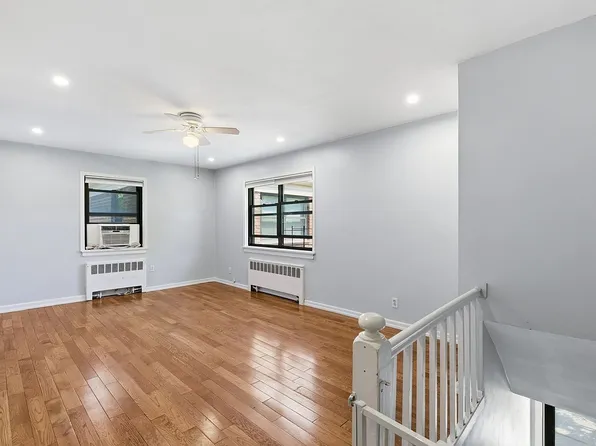 220-17 75th Ave #85A2, Oakland Gardens, NY 11364
