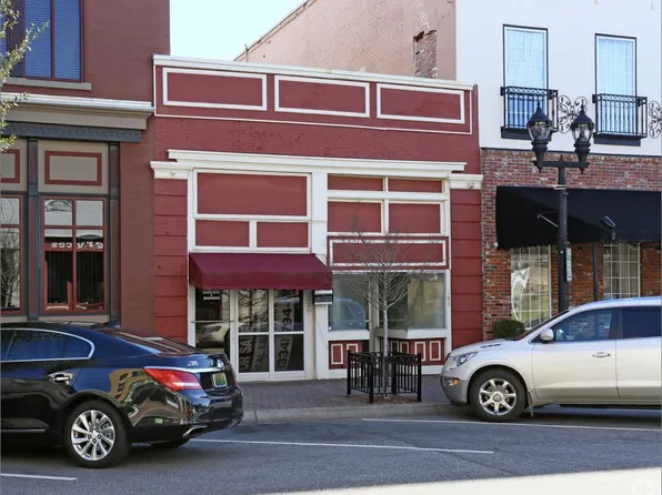 180 N Foster St, Dothan, AL 36303