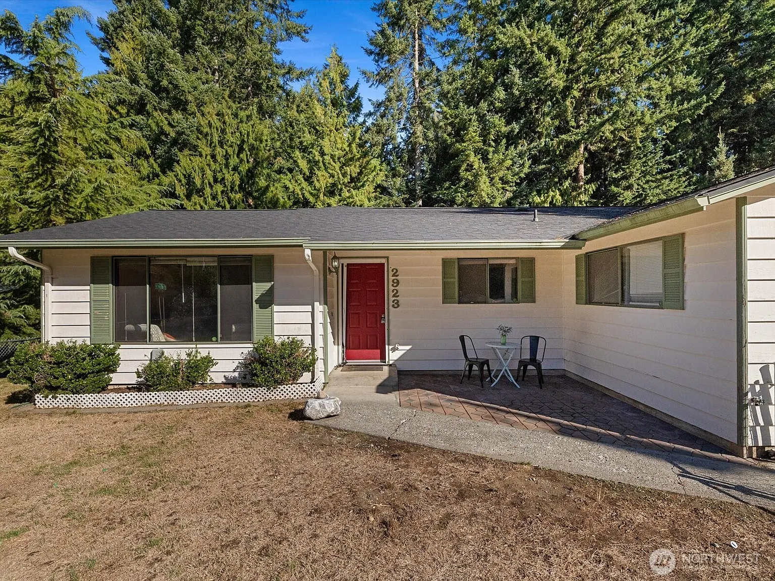 2923 Lakeview Way photo 1