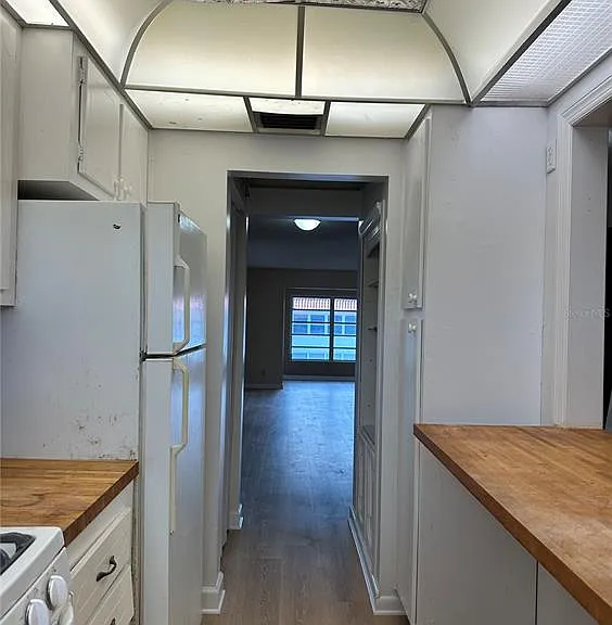 100 El Camino Dr #309 — Photo 9