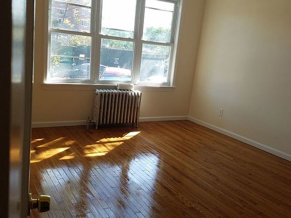5th image of 1111 30th Dr APT 1