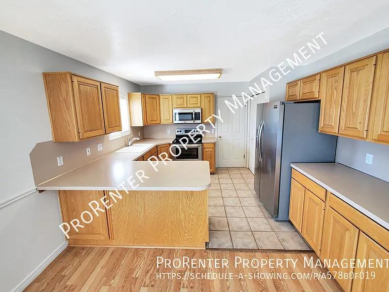 1488 Earl Cir — Photo 4