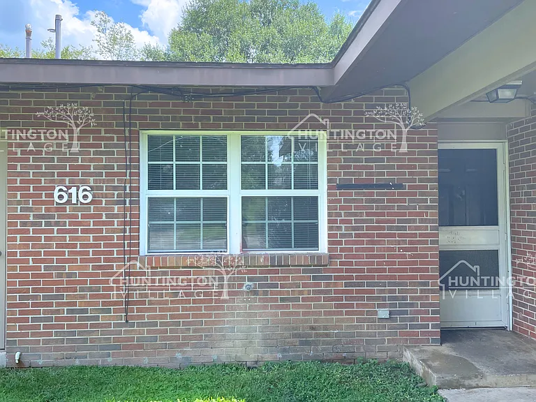 616 Kelly St — Photo 1