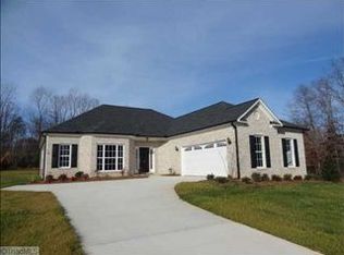 113 Picnic Pl, Stokesdale, NC 27357