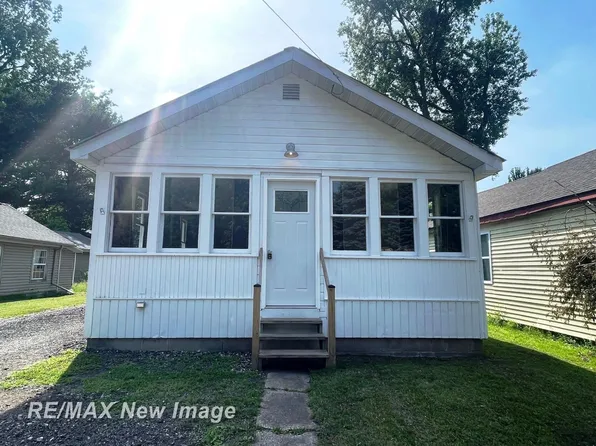 984 Pine Rd, Bay City, MI 48706