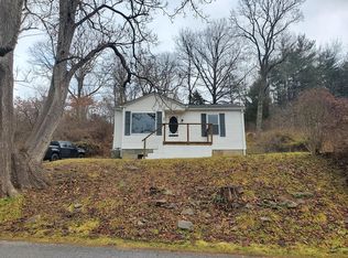 494 Scarbro Loop, Scarbro, WV 25917