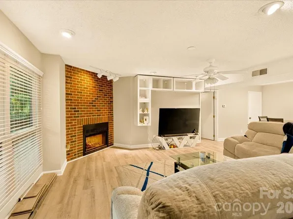 1608 Sharon Rd W APT 47, Charlotte, NC 28210