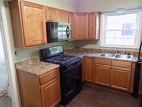 3rd image of 20316 Scottsdale Blvd