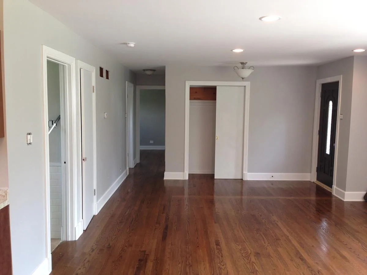 Living room - 14211 Hillcrest Rd
